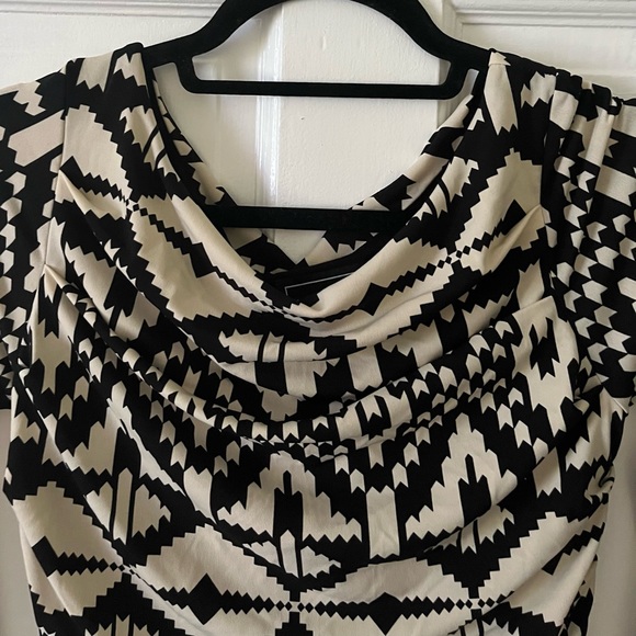 Leota Bubble Hem Dress with Ruched Long Sleeves and Ruching at th… - Picture 4 of 16